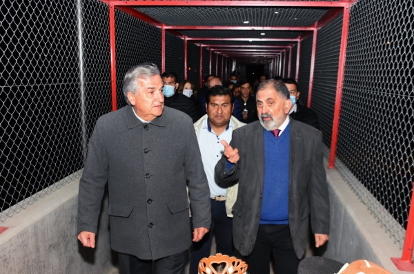 inauguraron pasarela que une Suipacha con Campo Verde