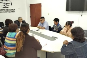El Ministro de Seguridad se reuni&oacute; con vecinos de Alto Comedero