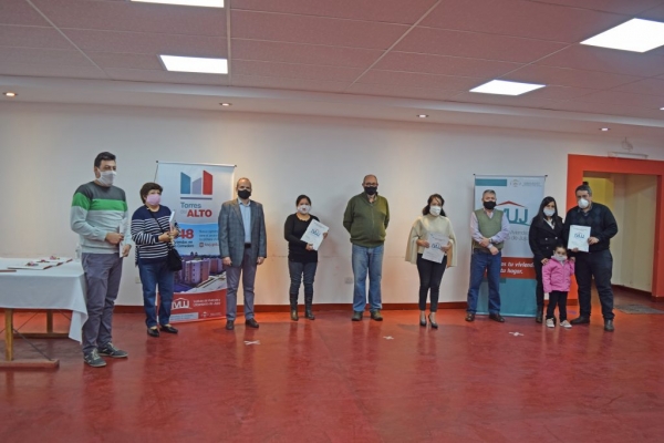 Ivuy entreg&oacute; 16 departamentos de Las Torres del Alto