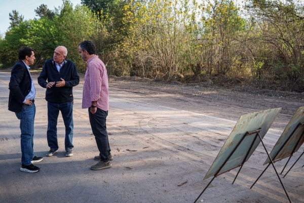 Sadir recorrió las obras de la Ruta Provincial N°56 en Carahunco