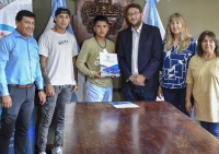 Concejales distinguieron al boxeador Santino Silvetti