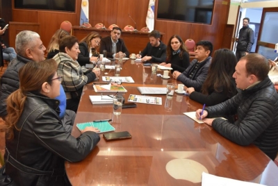 Diputados recibio a docentes que concursaron para cargos de vicedirectores