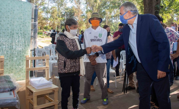 Puesto Viejo: Morales entreg&oacute; herramientas y maquinaria