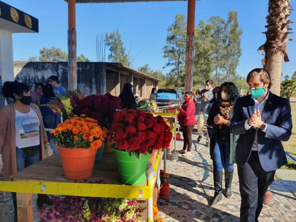 Nuevo punto seguro de comercializaci&oacute;n de flores en Pampa Blanca