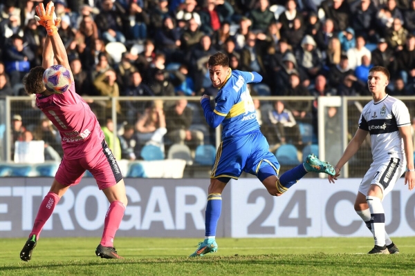 Liga Profesional: Boca gan&oacute; en La Plata con m&aacute;s goles que f&uacute;tbol
