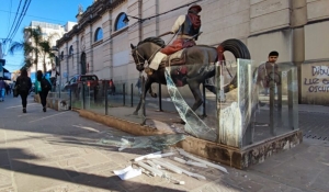 Repudian actos de vandalismo en el Monumento al General Lavalle