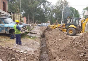 Finalizan red de agua potable en barrio Luj&aacute;n