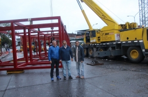 ASCENSOR URBANO: QUED&Oacute; IZADA LA TORRE PRINCIPAL