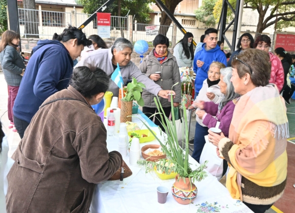 Mateada y encuentro cultural para celebrar el D&iacute;a del vecino
