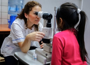 Profesionales oftalm&oacute;logos garantizan el cuidado de la salud