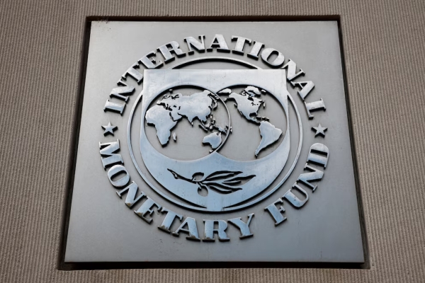 El staff del FMI aprob&oacute; la tercera revisi&oacute;n del acuerdo con la Argentina y allan&oacute; el camino para un desembolso de USD 900 millones