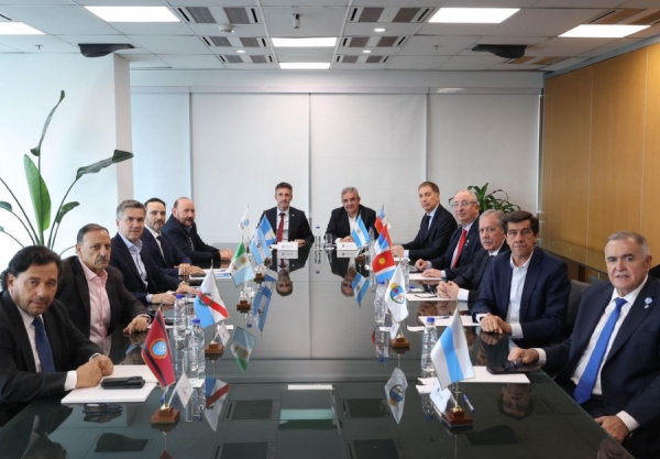 Sadir particip&oacute; de Asamblea del Norte Grande junto al ministro del Interior y el CFI