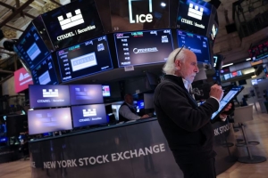 Jornada financiera: cayeron acciones y bonos y el riesgo pa&iacute;s se acerc&oacute; a los 700 puntos
