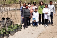 Entregaron &aacute;rboles aut&oacute;ctonos en B&deg; Los Molinos
