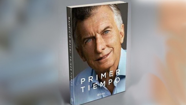 Macri reaparece en p&uacute;blico para presentar su libro