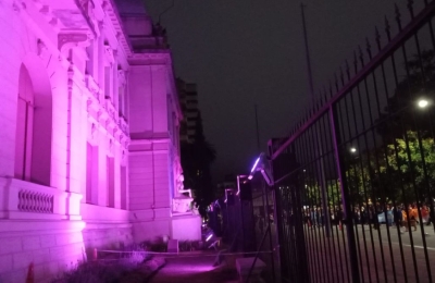 Casa de Gobierno se viste de violeta