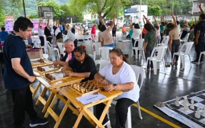 Adultos mayores disfrutan de colonias de vacaciones