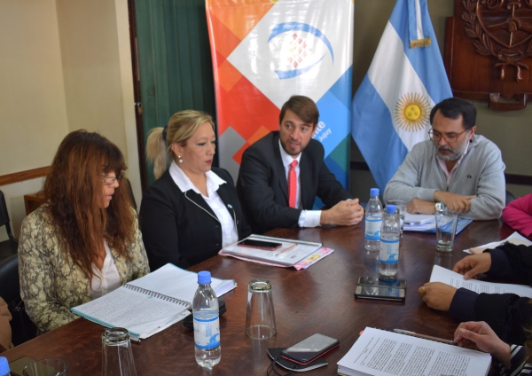 Ediles se reunieron con integrantes del &aacute;rea educativa municipal