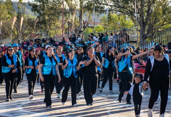 Desfile Bienvenida Primavera. Inici&oacute; la Fiesta Nacional de los Estudiantes 2026