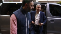 Milei le ofrecer&aacute; a Schiaretti la embajada en Madrid