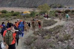 Intenso operativo de seguridad ante la masiva llegada de peregrinos a Punta Corral