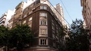 Cu&aacute;les son los lugares donde podr&iacute;a vivir Cristina Kirchner para cumplir con la prisi&oacute;n domiciliaria