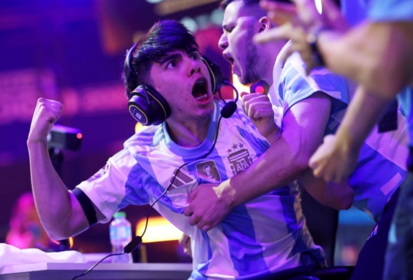 Esports: dos juje&ntilde;os los mejores de Argentina rumbo al Mundial FIFAe 2025