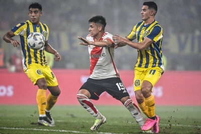 El Diablito Echeverri meti&oacute; la patita y arde el Mundo River