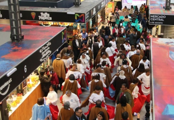 Desayuno Patrio organizado en el Mercado 6 de Agosto