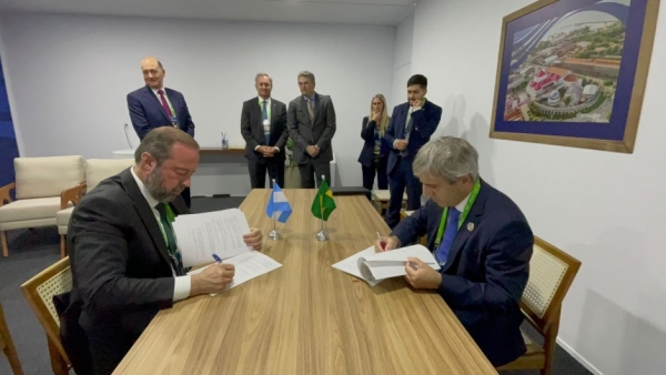 Firman un acuerdo clave para vender el gas de Vaca Muerta al coraz&oacute;n industrial de San Pablo