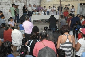Entregaron decretos de posesi&oacute;n de terreno para los centros vecinales de ATSA y 9 de Julio