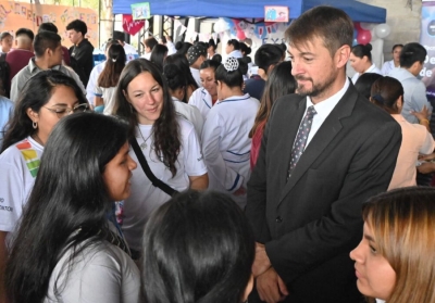 Expo Carreras congreg&oacute; a cientos de estudiantes