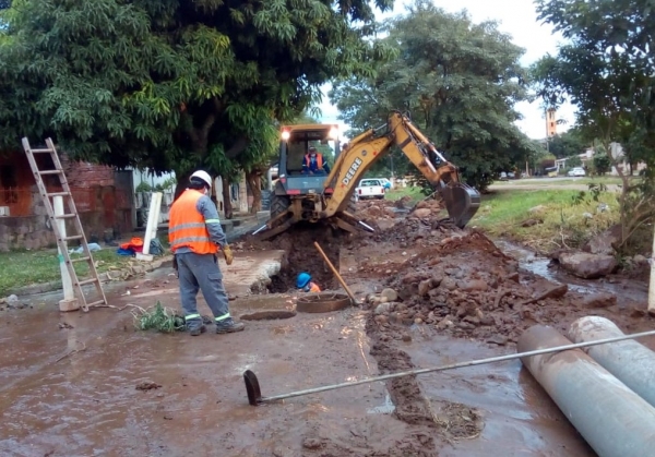 Agua potable realiza obras en barrios de Libertador