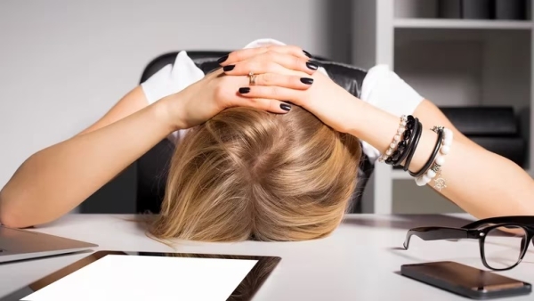 S&iacute;ndrome de burnout: c&oacute;mo desactivarlo y evitar el desgaste emocional en el &aacute;mbito laboral