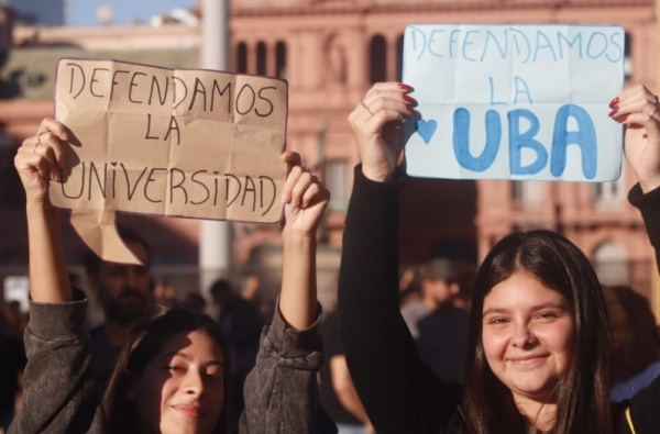 Milei estall&oacute; en redes contra las universidades durante la marcha: "Chorros, corruptos y vagos"