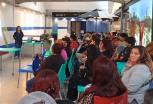 Capacitaron a puesteros del Mercado 6 de Agosto