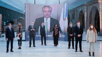 Fernández anunció una &quot;financiación adicional por 75 millones de dólares&quot; para el plan de vacunación
