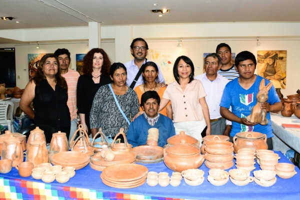 ARTESANOS DE LAS YUNGAS Y DE CASIRA EXPONEN EN CAPITAL