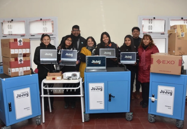 Inici&oacute; la segunda entrega de Aulas Digitales M&oacute;viles