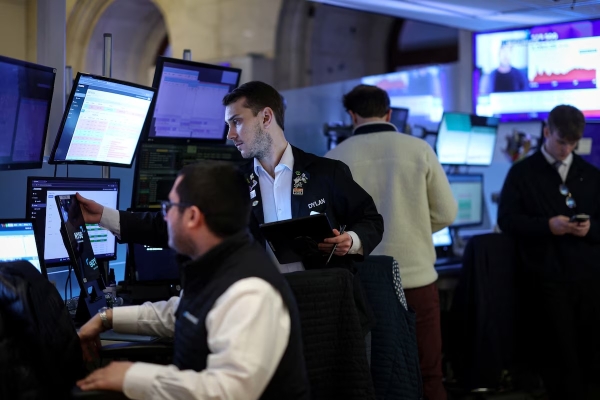 Impacto global: en medio de la incertidumbre financiera, se hundieron acciones y bonos, subi&oacute; el d&oacute;lar y cayeron las reservas
