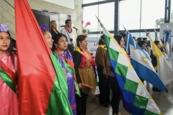 Se Present&oacute; el Himno Nacional Argentino en Lengua Quechua y Guaran&Iacute;