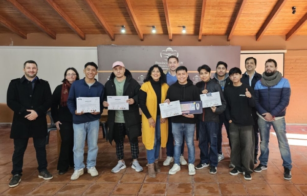 Entregaron premios del torneo virtual "Minecraft Cerdo Royale"