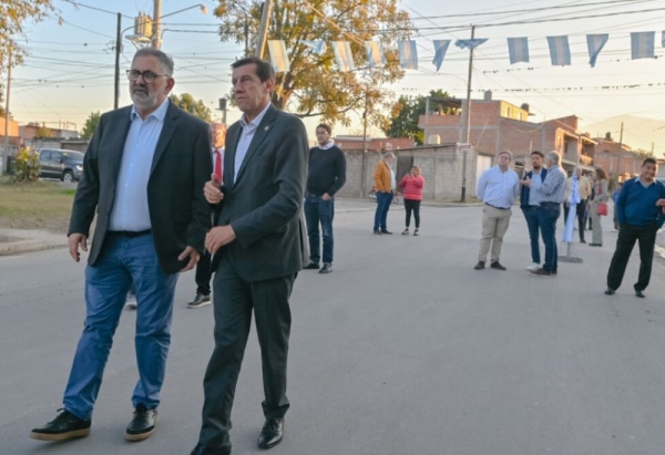 &ldquo;Decimos presente con obras reales&rdquo;: Chuli Jorge y Sadir habilitaron 15 cuadras de pavimento en Alto Comedero