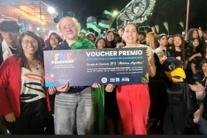 Carrozas ambientales. Escuela de Comercio N° 2 y Todos Juntos las ganadoras