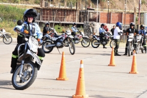 Capacitaci&oacute;n al personal motorizado de la Direcci&oacute;n de Tr&aacute;nsito y Transporte