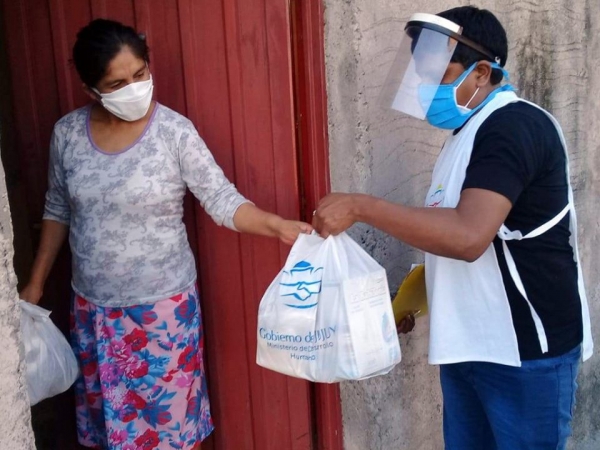 Refuerzos alimentarios y kits de limpieza en barrios capitalinos