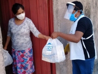 Refuerzos alimentarios y kits de limpieza en barrios capitalinos