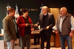 Asociaci&oacute;n Judicial recibi&oacute; de gobierno terreno para predio social y deportivo