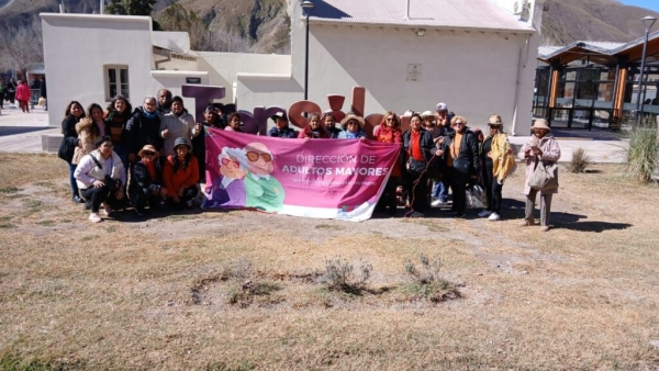 Adultos Mayores disfrutan del Tren Solar