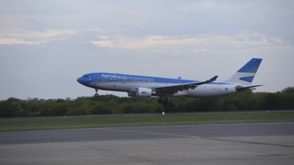 Nuevo vuelo a China para traer Sinopharm y llega otro con m&aacute;s vacunas
